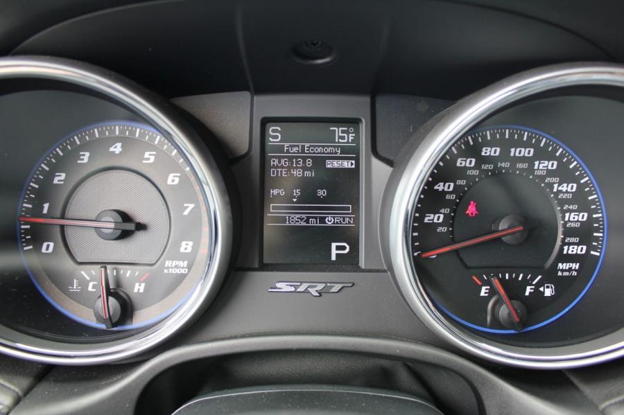  Jeep Grand Cherokee SRT8 2012 года  (фото 36 из 186)